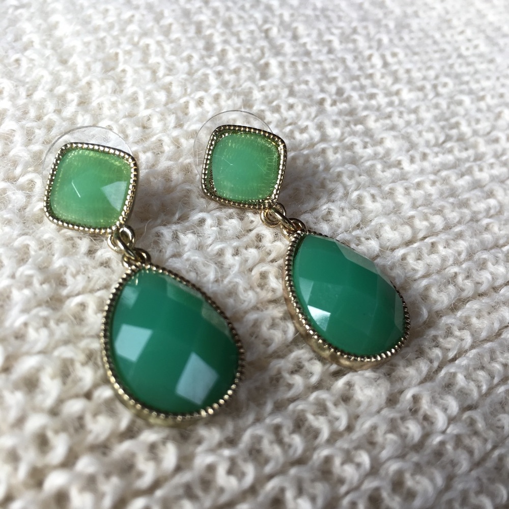Opaque green earrings